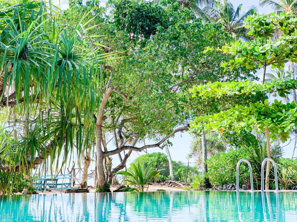 Serein Beach Hotel Tangalle Exterior photo